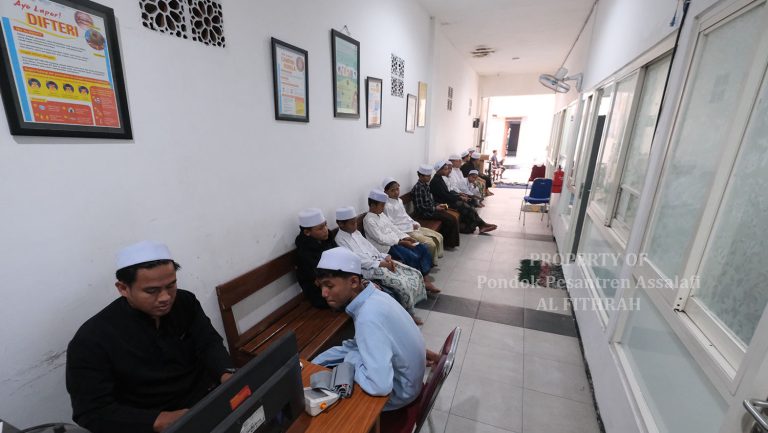 Klinik Santri Berobat